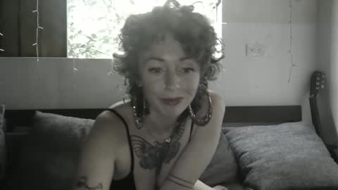 Snapshot of sexnchocolate chatting on 01-11-25, 09:15 Trixy Rose online show from 01-11-25, 09:15