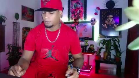 Aharon  ravelo online show from 06-12-26, 07:07