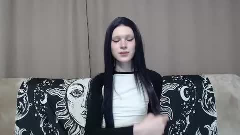 Nextdoor Princess online show from 06-13-26, 12:36