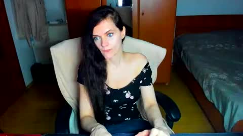 sexqueen1111 online show from 06-05-26, 09:09