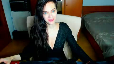 sexqueen1111 online show from 06-15-26, 08:22