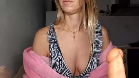 Verona online show from 06-17-26, 02:36