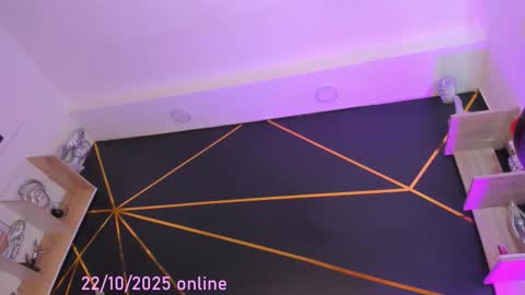 Snapshot of sexwildlatin chatting on 10-22-25, 08:52 Tifanny Benitez online show from 10-22-25, 08:52