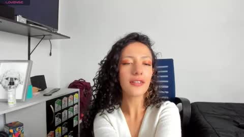 Snapshot of sexx_hunters chatting on 09-29-25, 06:02 Jax and Lu online show from 09-29-25, 06:02