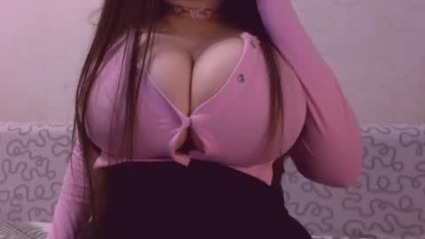 Snapshot of sexxgirlboy chatting on 06-30-26, 05:52 Julia online show from 06-30-26, 05:52