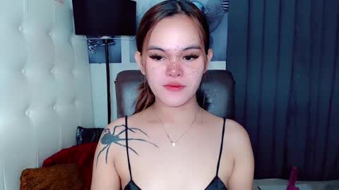 Snapshot of sexxxy_caroline chatting on 12-14-24, 10:02 sexxxy_caroline online show from 12-14-24, 10:02