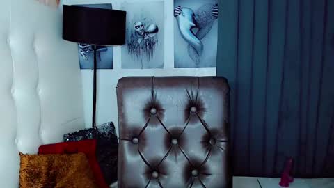 Snapshot of sexxxy_caroline chatting on 01-18-25, 11:32 sexxxy_caroline online show from 01-18-25, 11:32