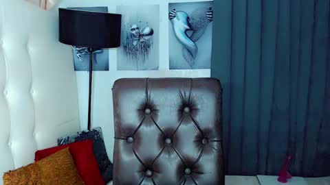 Snapshot of sexxxy_caroline chatting on 01-26-25, 08:57 sexxxy_caroline online show from 01-26-25, 08:57