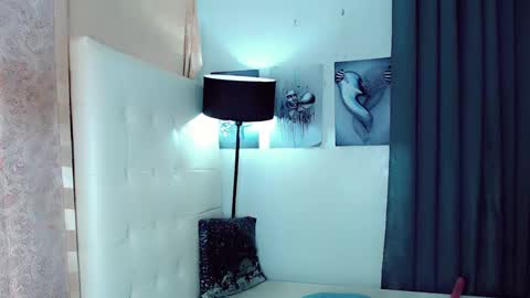 Snapshot of sexxxy_caroline chatting on 02-01-25, 11:10 sexxxy_caroline online show from 02-01-25, 11:10