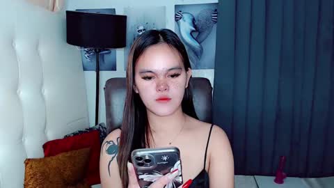 Snapshot of sexxxy_caroline chatting on 02-12-25, 12:33 sexxxy_caroline online show from 02-12-25, 12:33