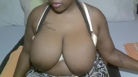 Snapshot of sexxy_brii chatting on 05-30-26, 06:10 sexxy_brii online show from 05-30-26, 06:10