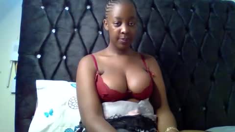 Snapshot of sexxy_chery chatting on 03-12-26, 12:17 sexxy_chery online show from 03-12-26, 12:17