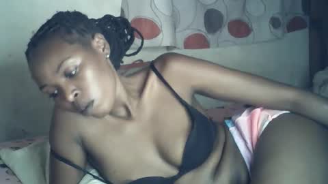 sexxy_curvy23 online show from 01-08-26, 06:43