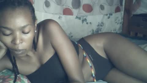 sexxy_curvy23 online show from 03-24-26, 03:55