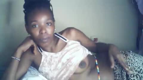 sexxy_curvy23 online show from 05-16-26, 02:19