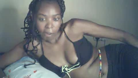 sexxy_curvy23 online show from 05-27-26, 04:09