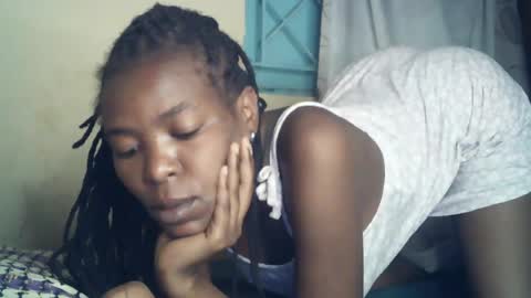 sexxy_curvy23 online show from 06-28-26, 03:12