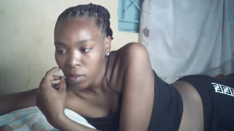 sexxy_curvy23 online show from 07-14-26, 04:17