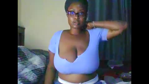 Snapshot of sexxy_mish chatting on 06-10-26, 07:02 sexxy_mish online show from 06-10-26, 07:02