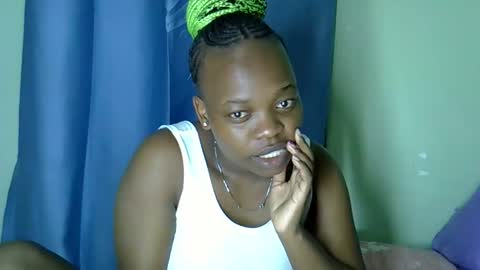 Snapshot of sexxybuttie chatting on 10-07-25, 07:00 African Queen online show from 10-07-25, 07:00