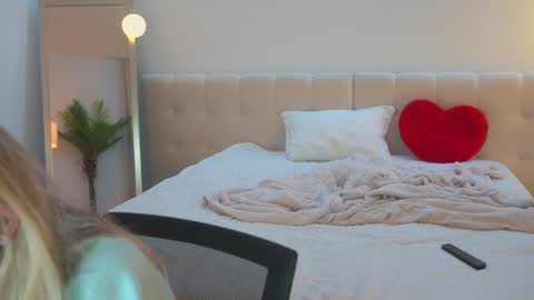 Snapshot of sexxylorry chatting on 02-18-26, 07:21 Lorry small boobs and Maya big boobs friends with benefits online show from 02-18-26, 07:21