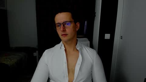 Sexxymuscles4U online show from 11-18-25, 10:31