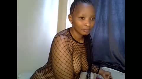 Snapshot of sexxyqueens chatting on 09-24-25, 09:34 Sexxyqueens online show from 09-24-25, 09:34