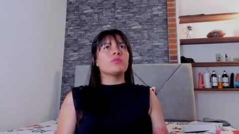 Snapshot of sexxyy_couple_ chatting on 05-13-26, 08:16 Sexxy-Couple online show from 05-13-26, 08:16