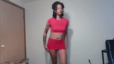 Snapshot of sexy6foot chatting on 06-24-26, 01:59 sexy6foot online show from 06-24-26, 01:59