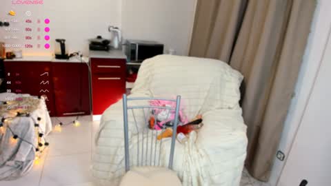 Snapshot of sexy__nimph chatting on 12-06-24, 10:30 Alice online show from 12-06-24, 10:30