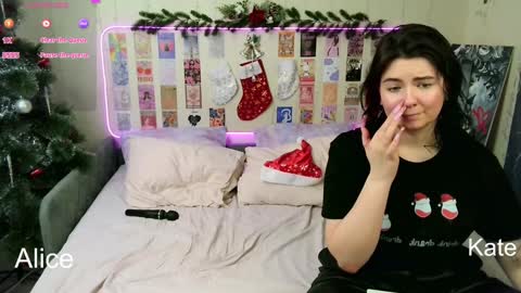 Snapshot of sexy__nimph chatting on 12-31-24, 01:26 Alice online show from 12-31-24, 01:26