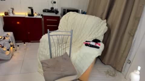 Snapshot of sexy__nimph chatting on 02-10-25, 09:58 Alice online show from 02-10-25, 09:58