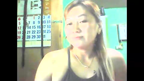 Snapshot of sexy_angelxoxo chatting on 10-12-25, 01:48 Angel online show from 10-12-25, 01:48