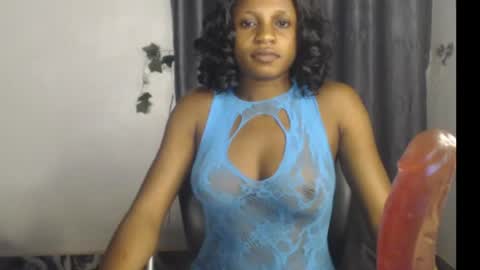 Snapshot of sexy_cara12 chatting on 07-29-26, 09:13 Cara online show from 07-29-26, 09:13