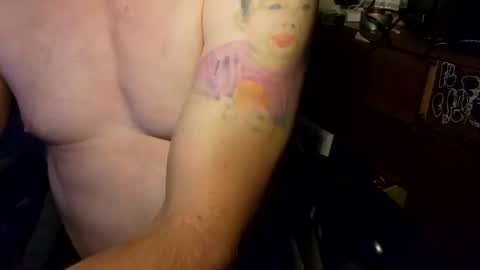Snapshot of sexy_cayden chatting on 05-10-26, 03:33 Cayden online show from 05-10-26, 03:33
