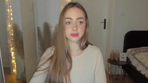 Snapshot of sexy_coralie chatting on 01-08-26, 03:58 C o r a l i e online show from 01-08-26, 03:58