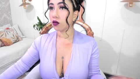  C R I S T A L  online show from 01-05-25, 02:49