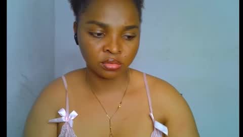 Snapshot of sexy_ebonygirl_ chatting on 09-23-25, 08:12 Clara online show from 09-23-25, 08:12