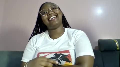 Snapshot of sexy_helle chatting on 05-19-26, 11:00 sexy_helle online show from 05-19-26, 11:00