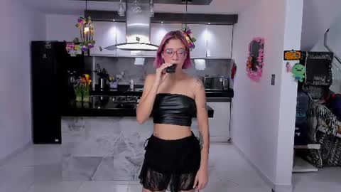 WENDY  MAX  AND VICKY online show from 07-12-26, 05:42
