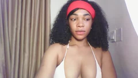 Snapshot of sexy_kitty881 chatting on 10-18-25, 03:46 Sexy kitty881 online show from 10-18-25, 03:46