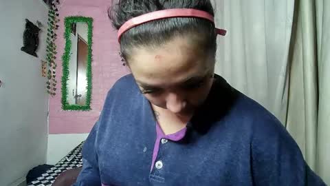 sexy lolas online show from 05-17-26, 04:54