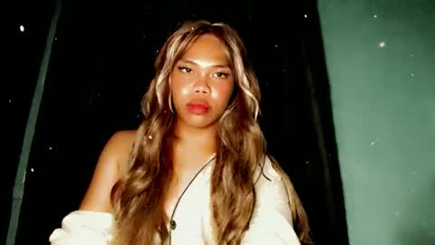 Snapshot of sexy_maevemorexxx chatting on 05-05-26, 04:37 Nicole online show from 05-05-26, 04:37