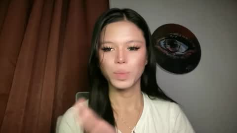 Snapshot of sexy_maevemorexxx chatting on 05-25-26, 12:27 Nicole online show from 05-25-26, 12:27
