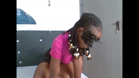 mimi online show from 04-07-26, 12:05