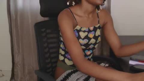 Snapshot of sexy_moh1 chatting on 02-21-26, 05:30 sexy_moh1 online show from 02-21-26, 05:30