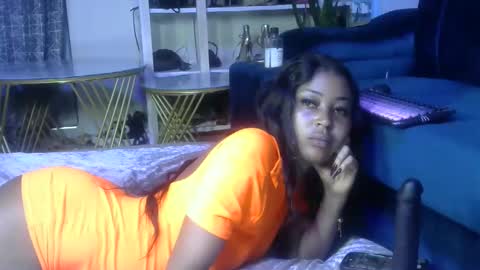 Snapshot of sexy_pigeon chatting on 05-26-26, 01:45 sexy pigeon online show from 05-26-26, 01:45