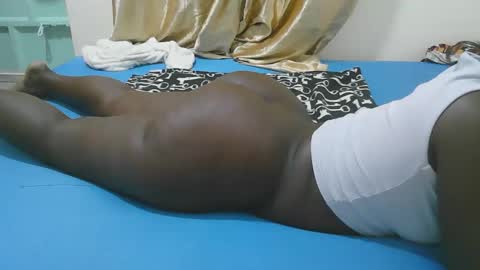 Snapshot of sexy_quincy1 chatting on 12-02-25, 01:33 Sexy Quincy online show from 12-02-25, 01:33