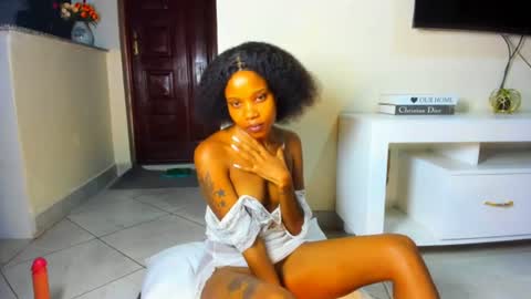 Snapshot of sexy_red99 chatting on 06-25-26, 05:50 red online show from 06-25-26, 05:50