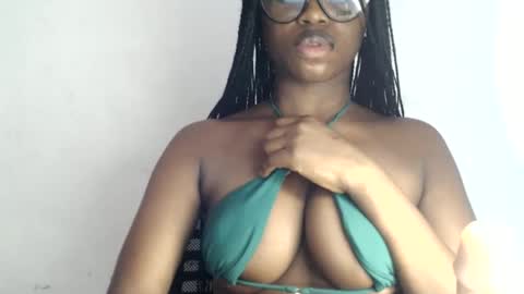 Snapshot of sexy_sinaha chatting on 01-10-25, 04:20 naomi online show from 01-10-25, 04:20